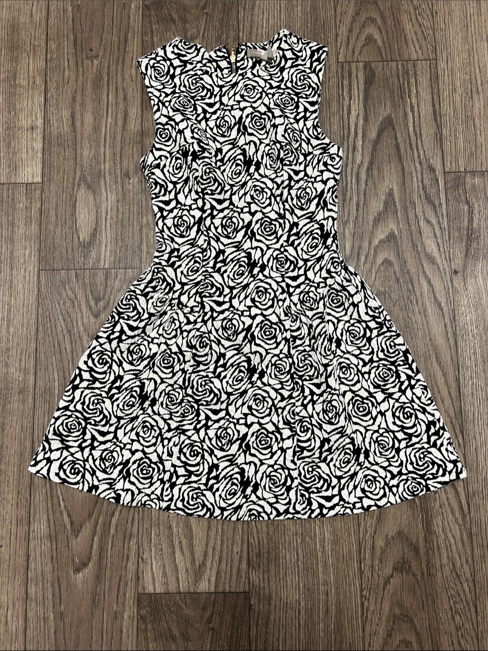Forever 21 Black & White Rose Print Sleeveless Skater Dress
